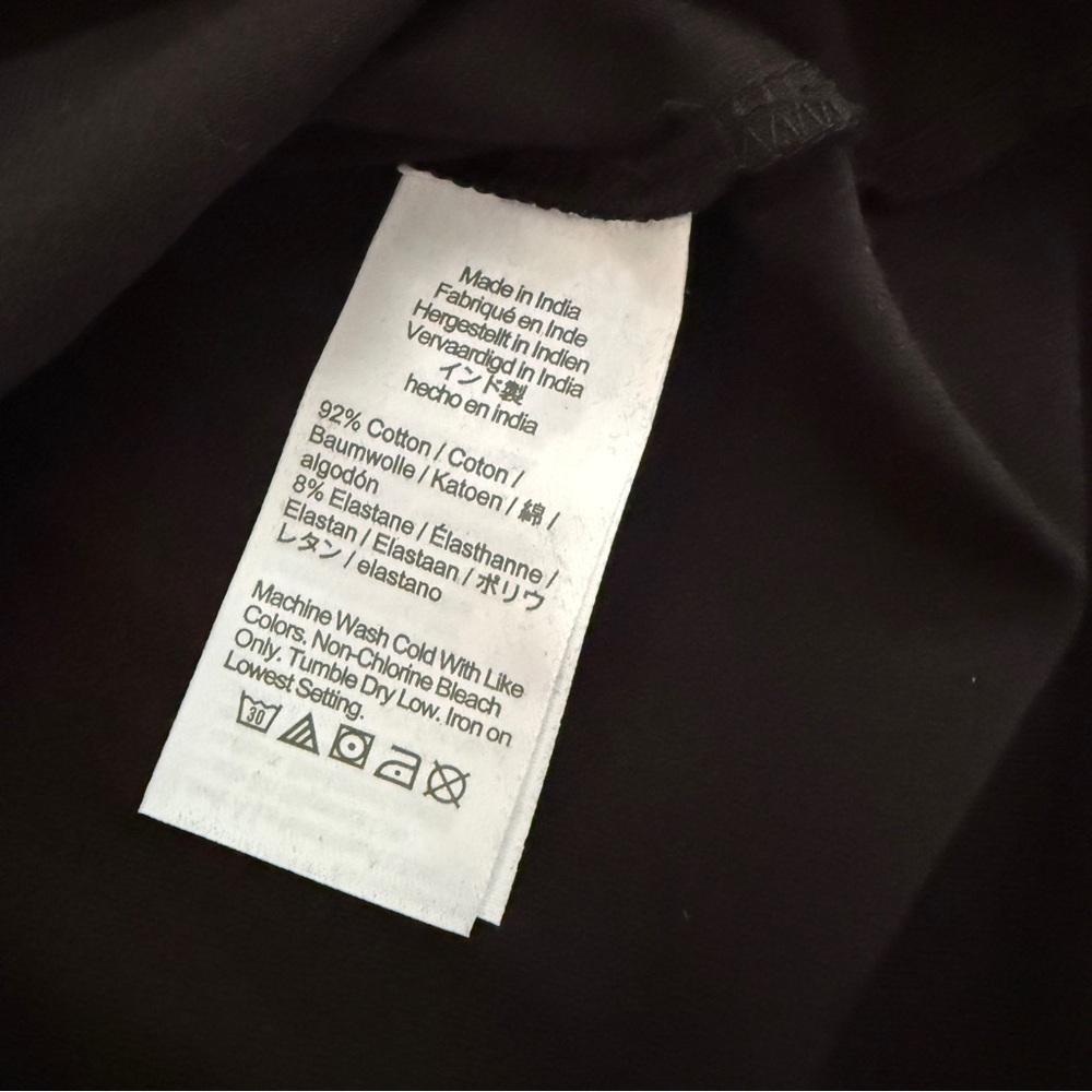 Sleeveless Black Mock Neck Top - Picture 3 of 4